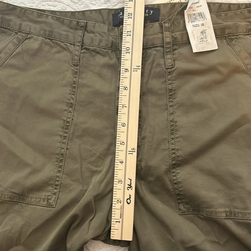 NWT Sanctuary Standard Surplus cargo/hiker joggers. Green, women’s size 30.